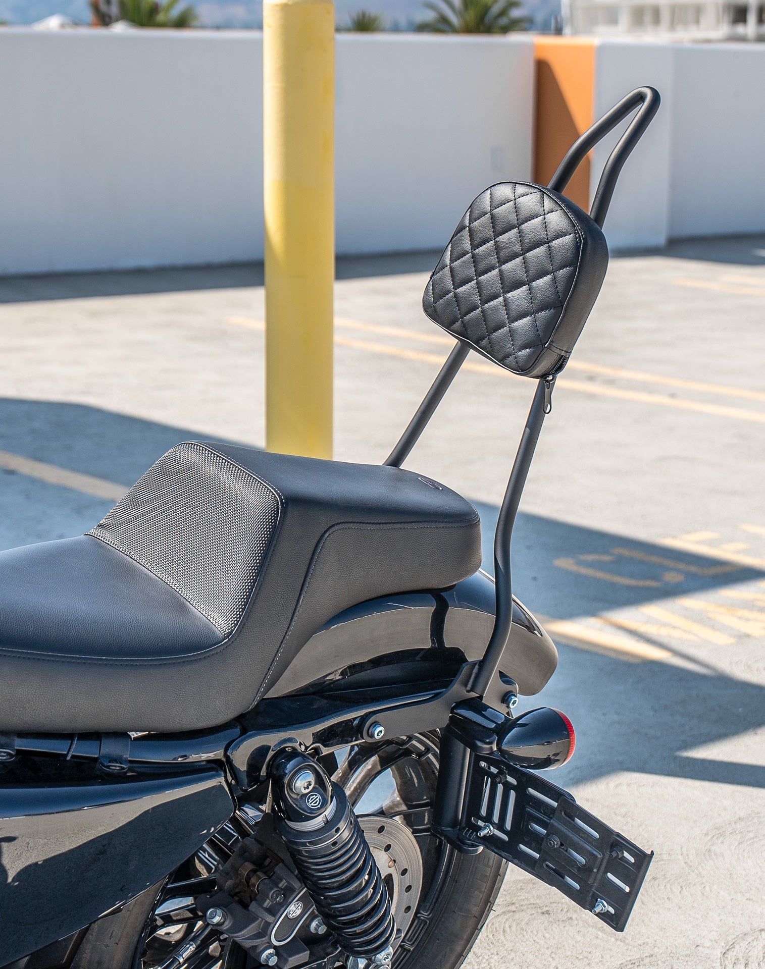 Viking Iron Born Diamond Stitch Leather Short Motocicleta Pad para Sissy bar para Harley Davidson