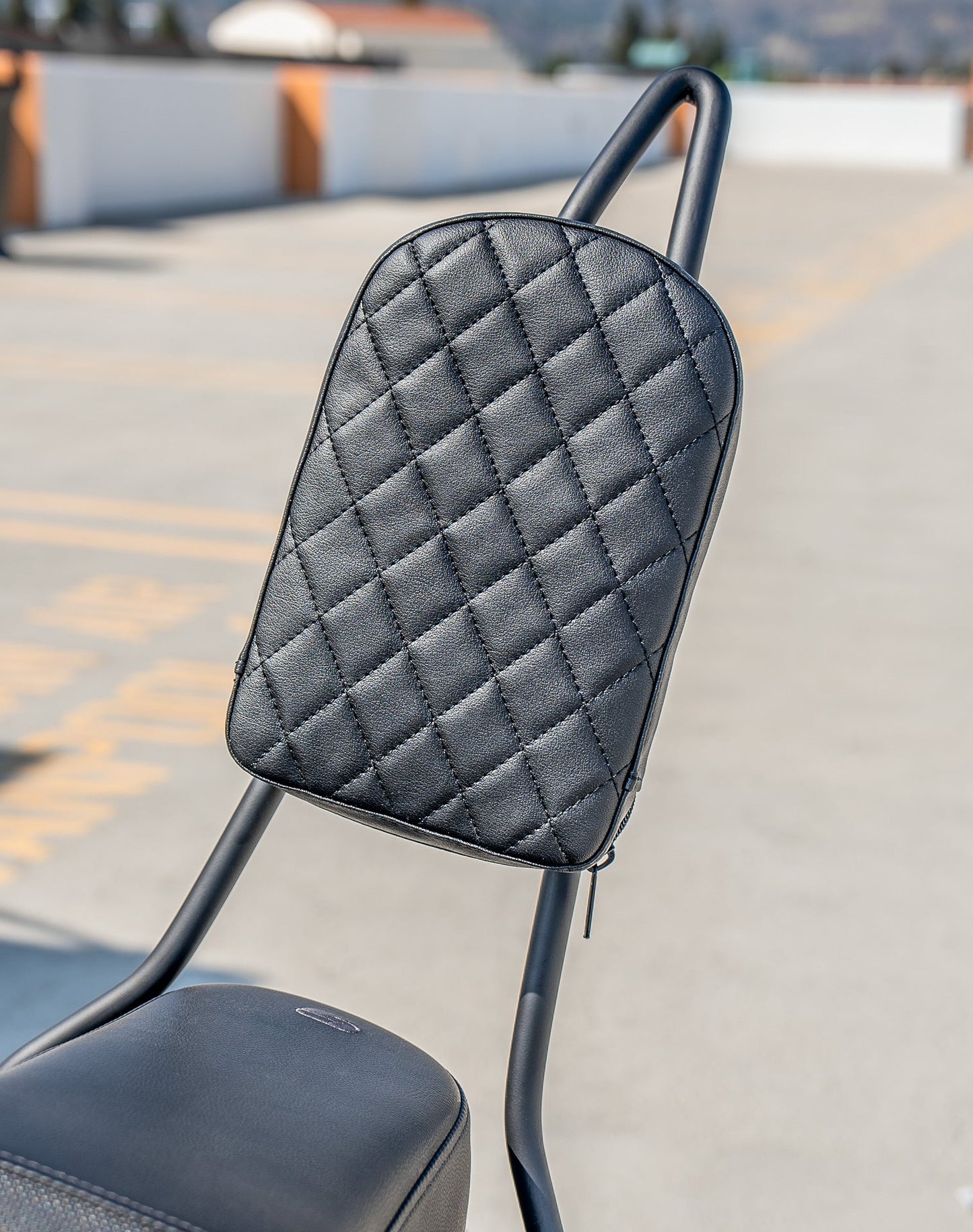 Viking Iron Born Diamond Stitch Leather Tall Motocicleta Pad para Sissy bar para Harley Davidson