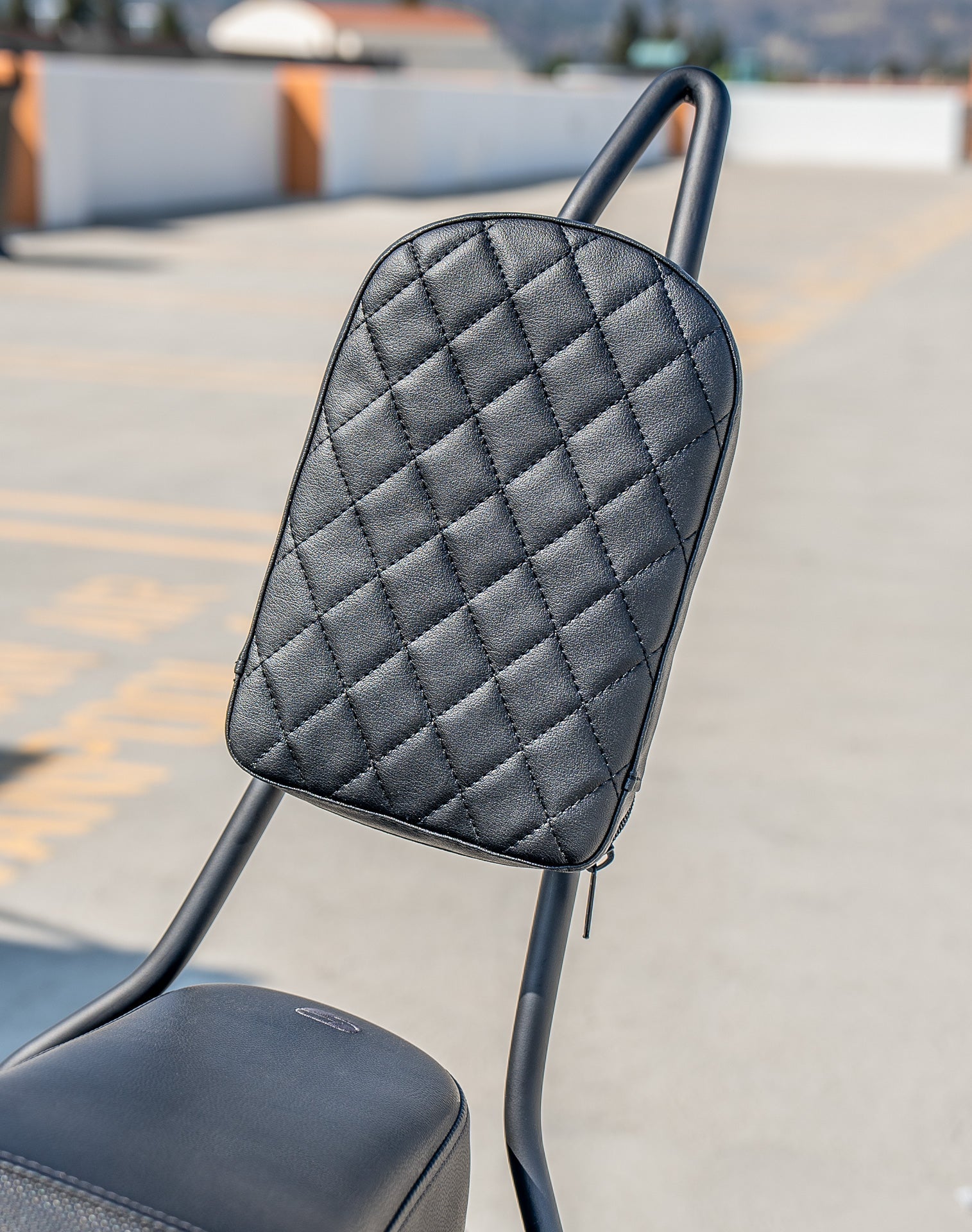 Viking Iron Born Diamond Stitch Leather Tall Motocicleta Pad para Sissy bar para Harley Davidson
