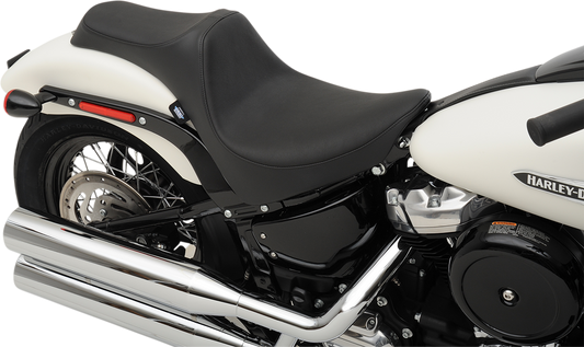 Predator III Seat - Smooth - Softail